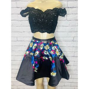 Ellie Wilde Womens Black Blue Floral Homecoming Cocktail Two-Piece Dress Size 8